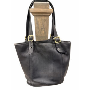 Women's Coach Black Heritage Leather Bucket Tote Bag Old Money 90's Quiet Luxury